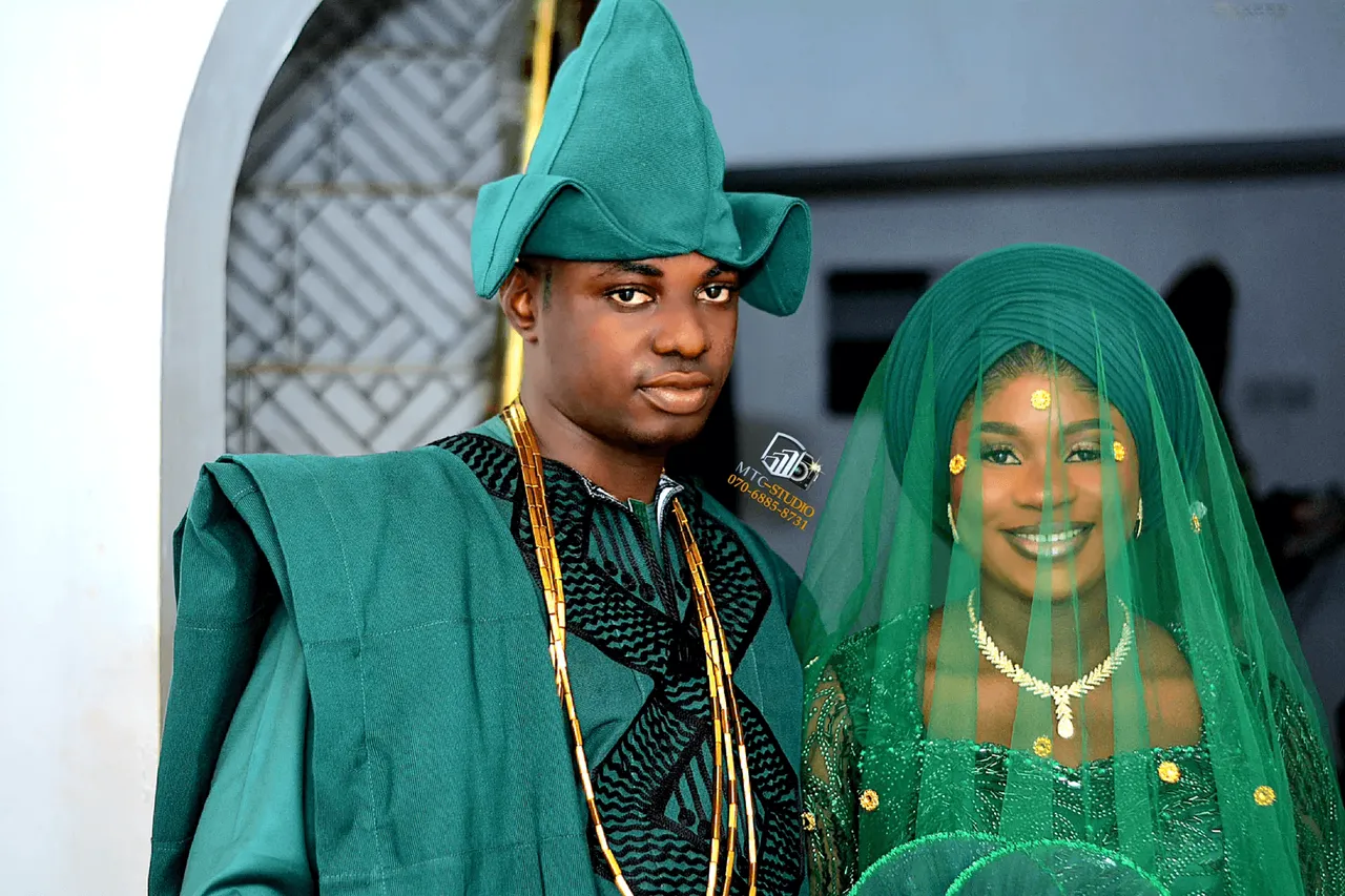 Mr and Mrs Aiyeobasan photography in Lagos by MTC Studio